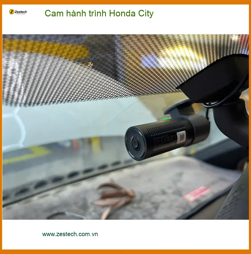 Anh Long lắp cam hành trình Honda City tại Quận 1 trước chuyến công tác ảnh thực tế 2