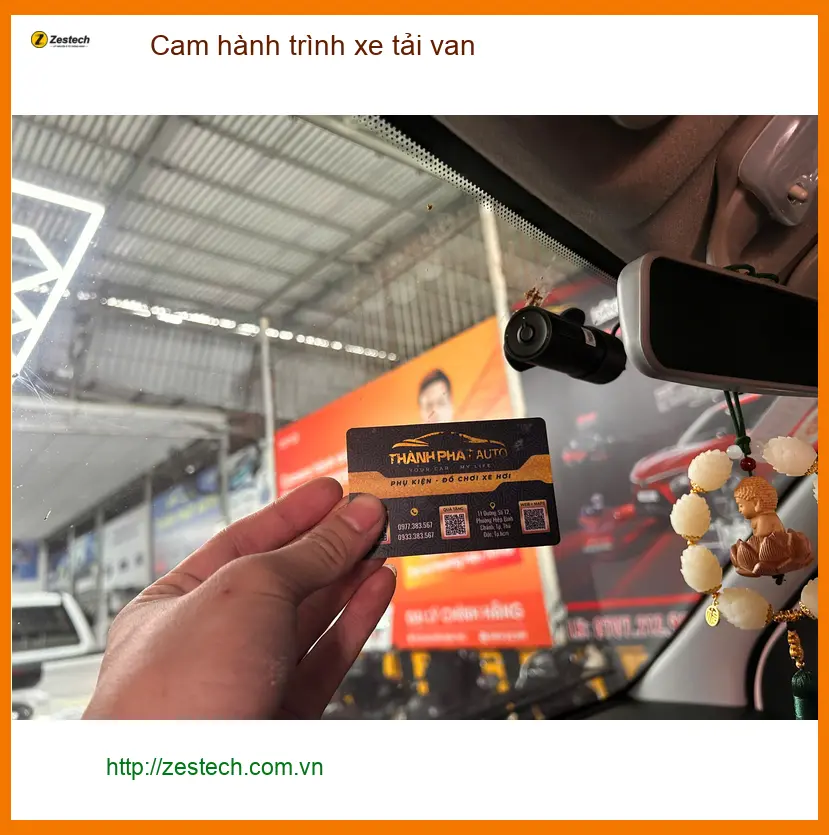 Anh Minh Khôi lắp cam hành trình xe tải van Hyundai Solati Quận Tân Phú để ghi hình an toàn ảnh thực tế 2