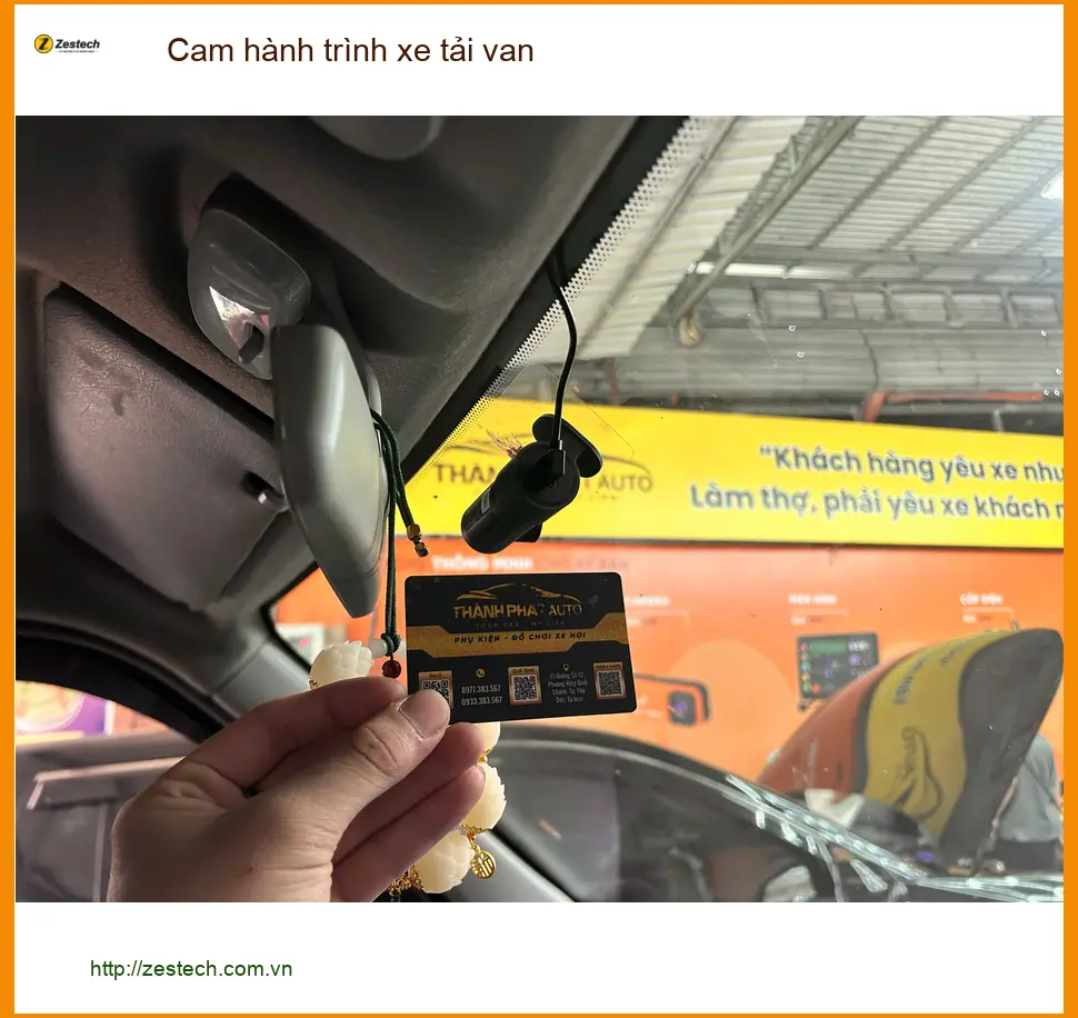 Anh Minh Khôi lắp cam hành trình xe tải van Hyundai Solati Quận Tân Phú để ghi hình an toàn ảnh thực tế 4