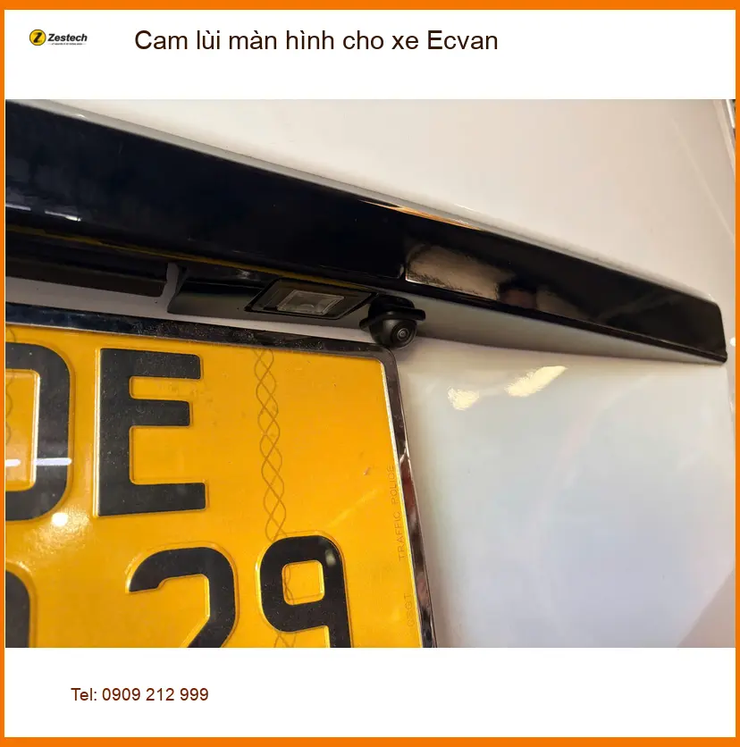 Chú Long lắp cam lùi màn hình cho xe Ecvan tại Củ Chi để an toàn khi đỗ xe ảnh thực tế 3