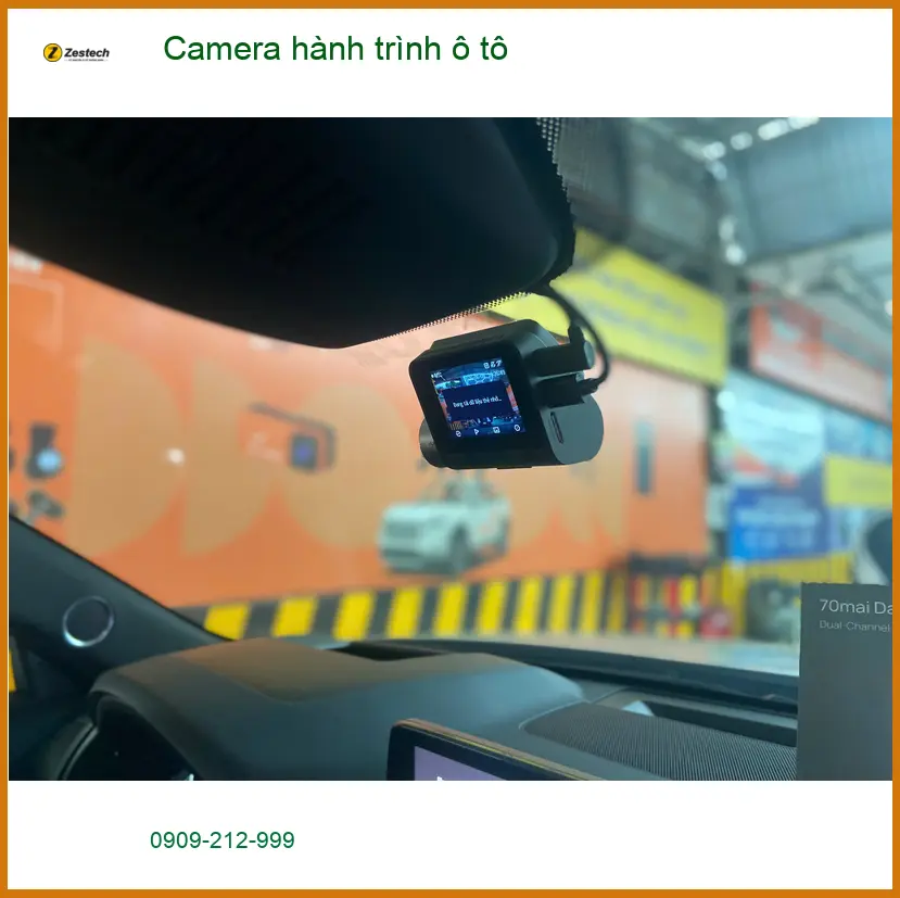 Chị Thảo lắp Camera hành trình ô tô Honda CRV tại Quận 9 tránh rủi ro va chạm ảnh thực tế 3