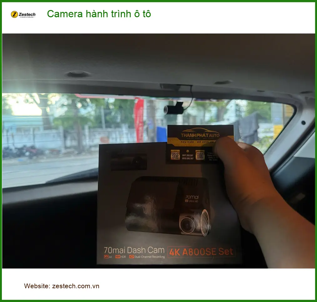 Chị Thảo lắp camera hành trình ô tô cho Toyota Vios tại Quận 10 để ghi lại hành trình an toàn