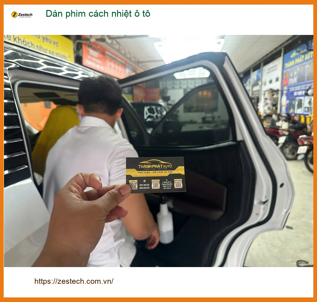 Anh Kiệt dán phim cách nhiệt ô tô Hyundai Santa Fe tại Hóc Môn để chống nóng hiệu quả