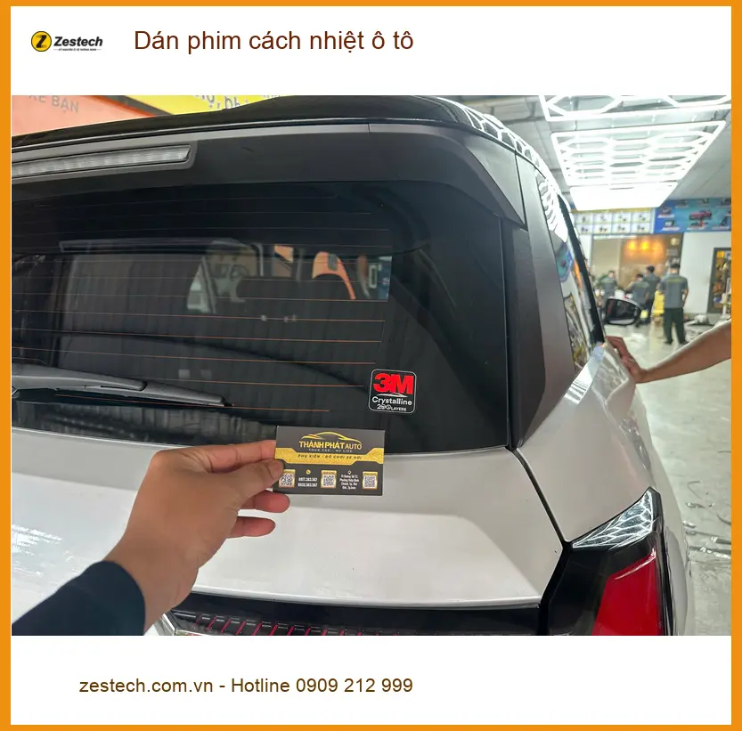 Anh Nam dán phim cách nhiệt ô tô cho Honda CRV tại Quận 10 chống nóng hiệu quả