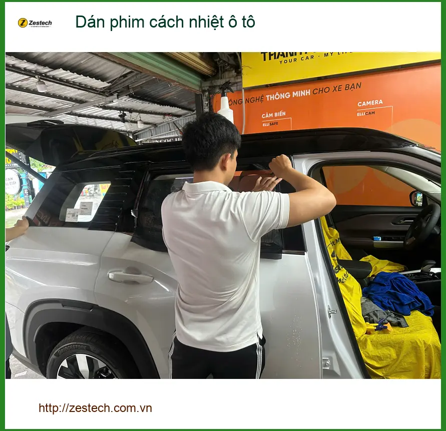 Chú Hưng dán phim cách nhiệt ô tô cho Kia K3 tại Thủ Đức chống nóng hè