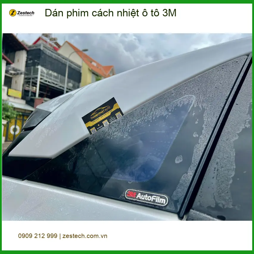 Anh Khải dán phim cách nhiệt ô tô 3M cho Hyundai Creta tại Hóc Môn vì xe quá nóng