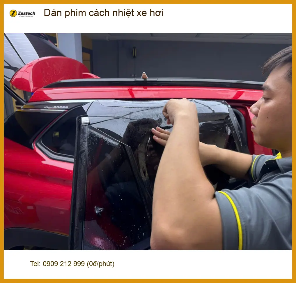 Chị Thảo dán phim cách nhiệt xe Hyundai Creta tại Quận 9 để chống nóng hiệu quả