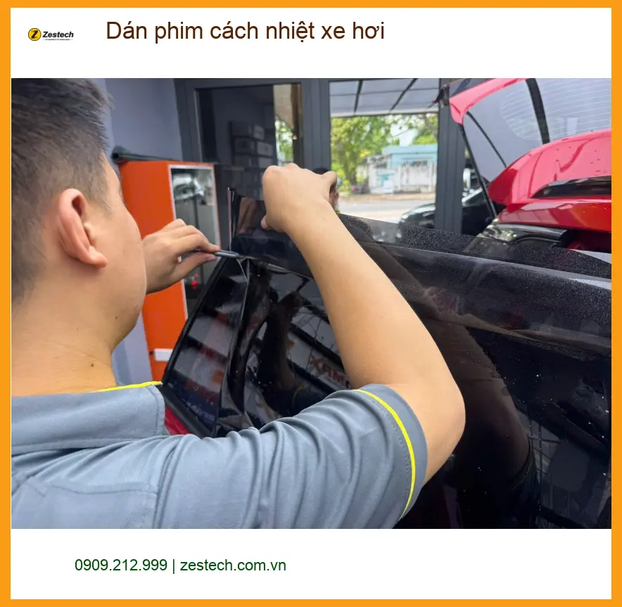 Anh Bảo dán phim cách nhiệt xe Hyundai Accent tại Quận Tân Phú chuẩn bị nắng nóng gay gắt