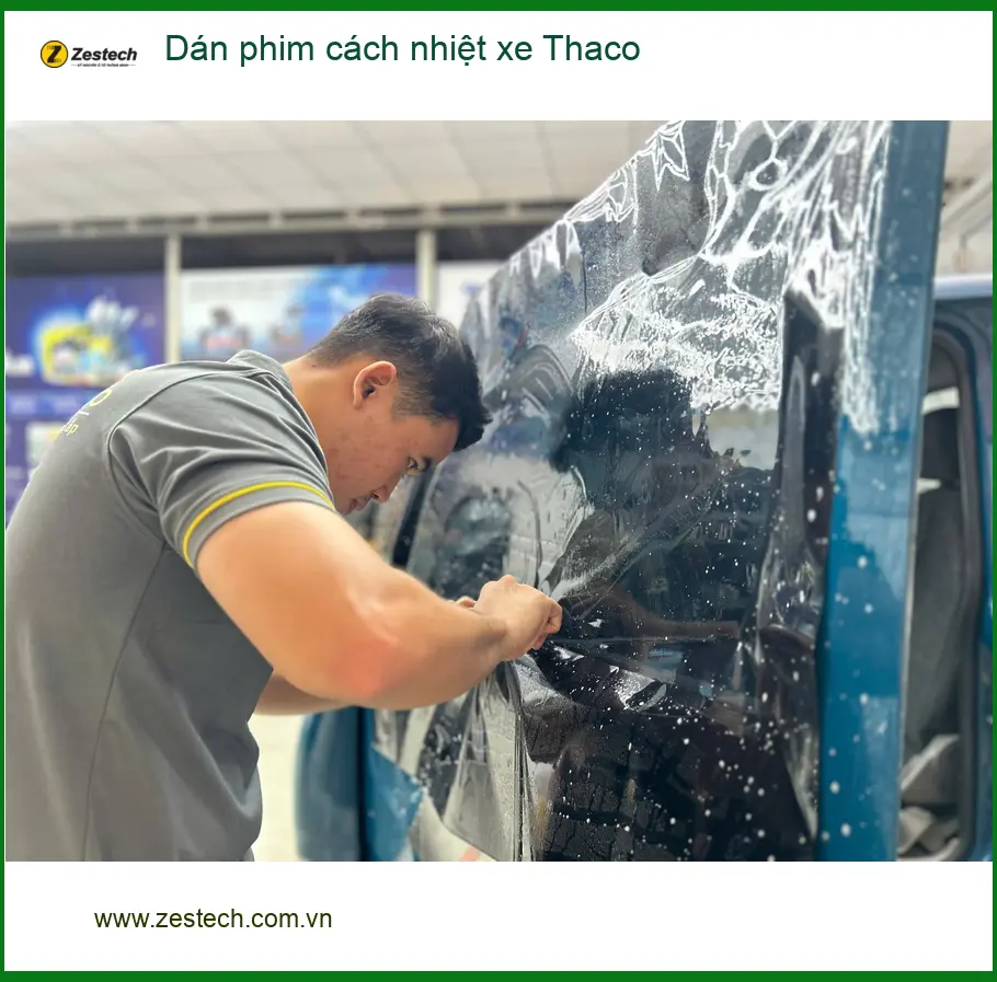 Chị An dán phim cách nhiệt xe Thaco Frontier tại Quận 9 đón hè oi bức