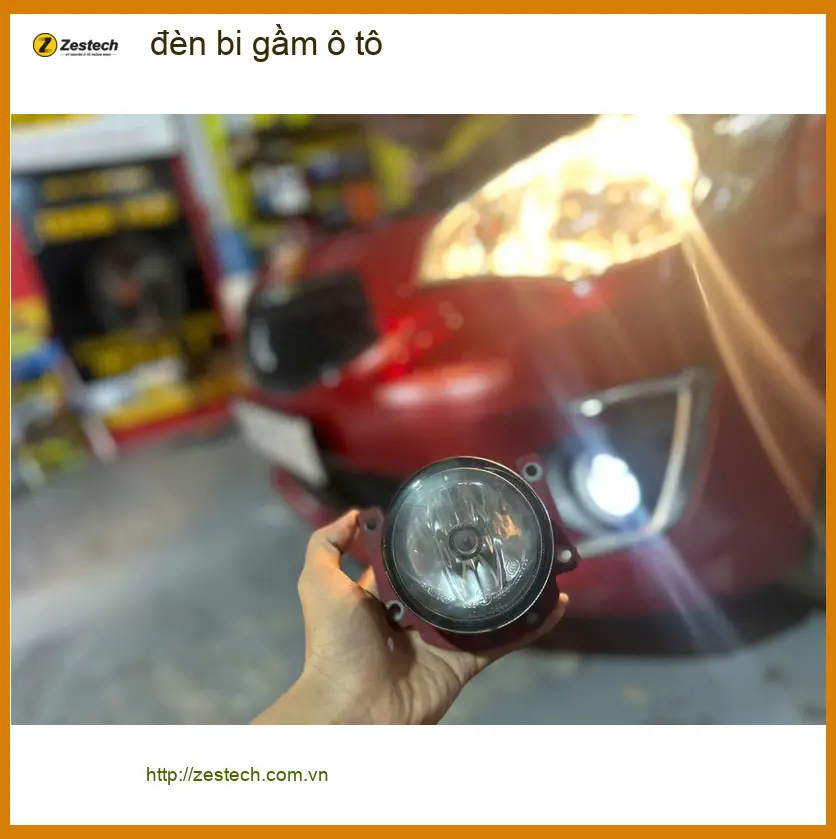 Anh Tùng độ đèn bi gầm ô tô Hyundai Accent vì thường đi đêm ở Quận 4 ảnh thực tế 3
