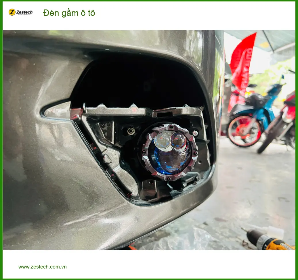 Anh Quang độ đèn gầm ô tô cho Suzuki XL7 vì đèn zin quá yếu khi đi đêm tại Quận 11 ảnh thực tế 2