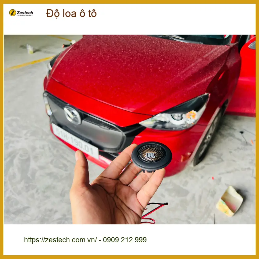 Chú Sáng độ loa ô tô Hyundai SantaFe ở Quận 2 vì âm thanh zin không đủ trầm ấm