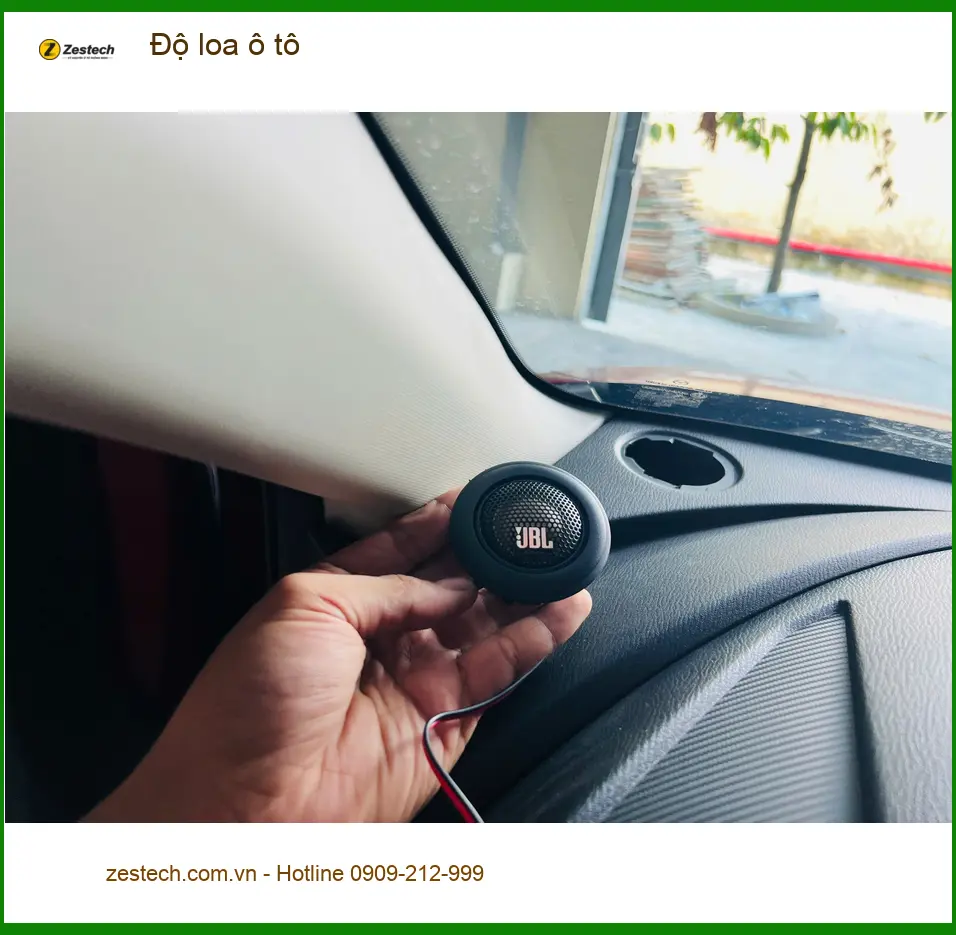 Chú Phi độ loa ô tô cho Honda CR-V tại Quận 5 để âm thanh sống động hơn