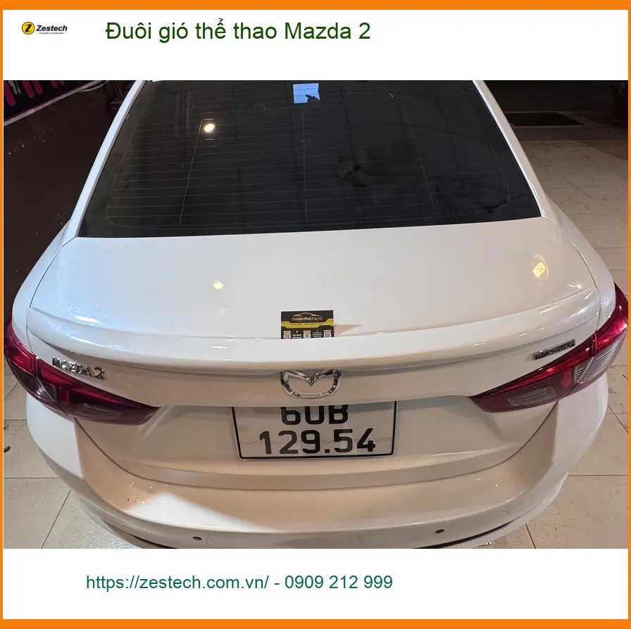 Anh Trọng độ đuôi gió thể thao Mazda 2 tại Quận Gò Vấp để xe trông mạnh mẽ hơn