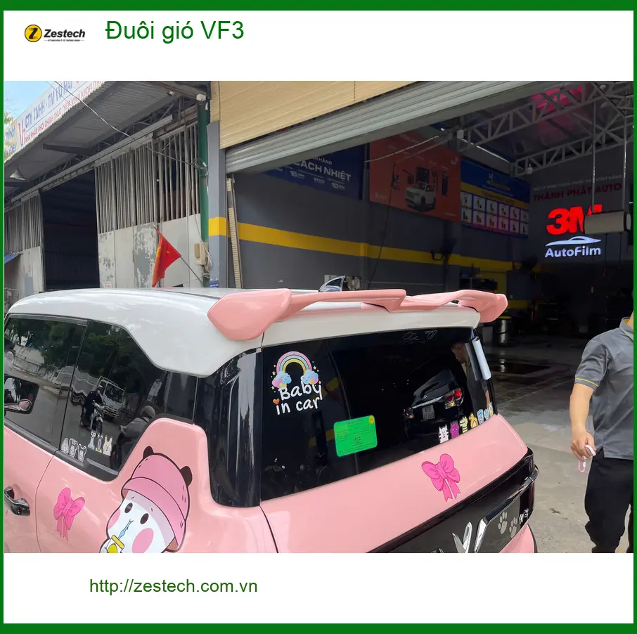 Chị Lệ lắp đuôi gió VF3 tại Quận 9 để xe thêm phong cách và ổn định ảnh thực tế 3