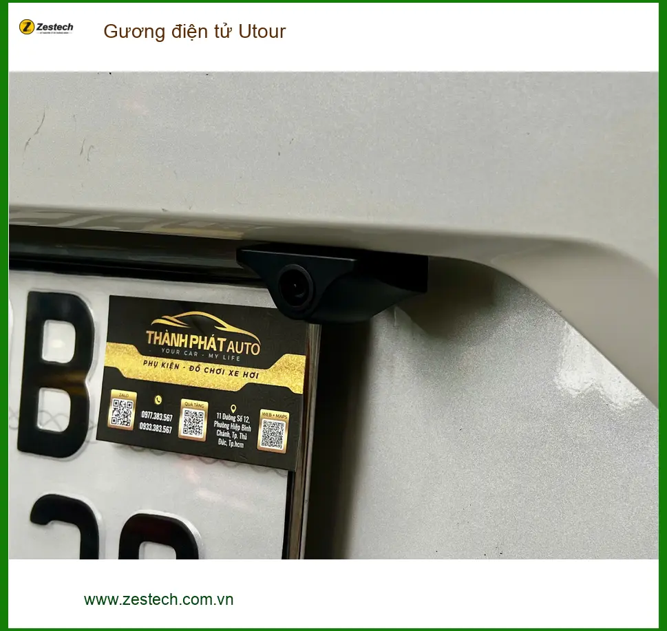 Anh Tùng gắn Gương điện tử Utour cho Honda CRV tại Quận 2, lùi xe an toàn.