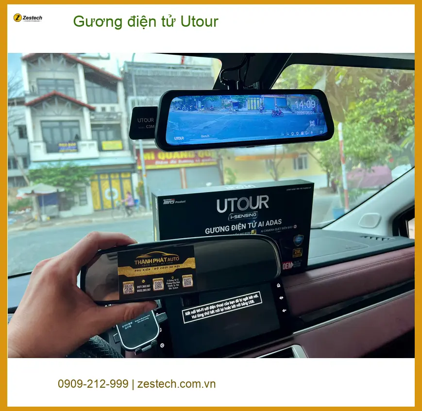 Chú Minh lắp Gương điện tử Utour cho Mazda CX-5 tại Quận 3 để lái xe an toàn hơn ảnh thực tế 2