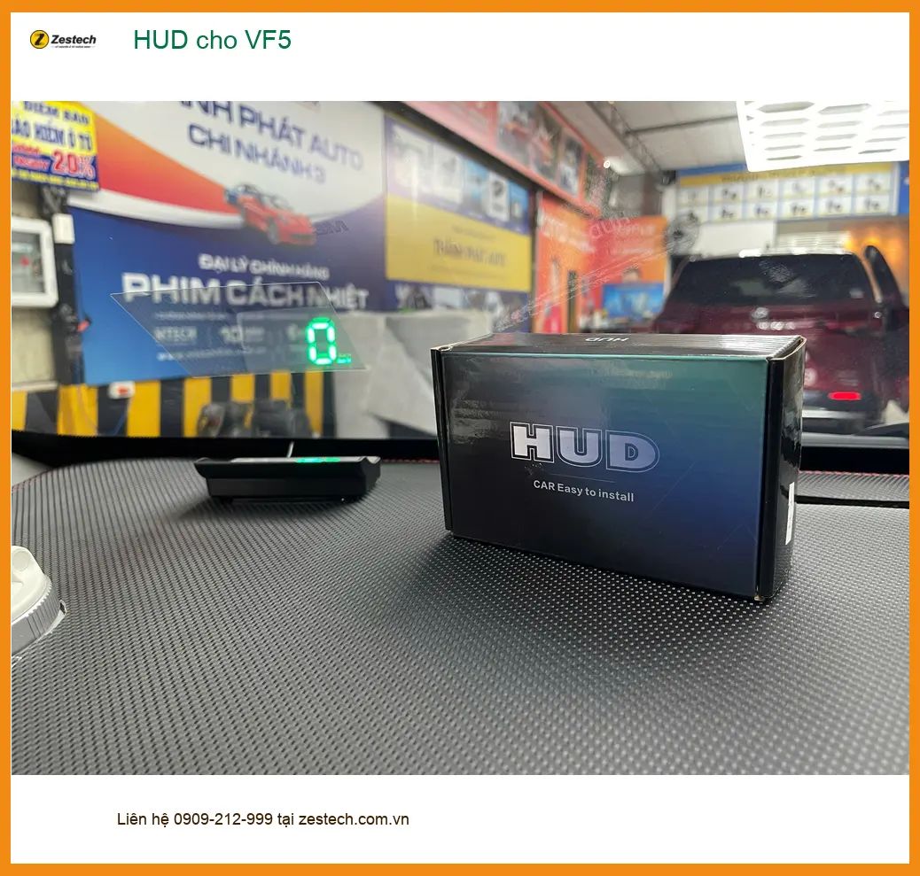 Chú Long lắp HUD cho VinFast VF5 tại Quận 9 để hiển thị thông tin rõ ràng