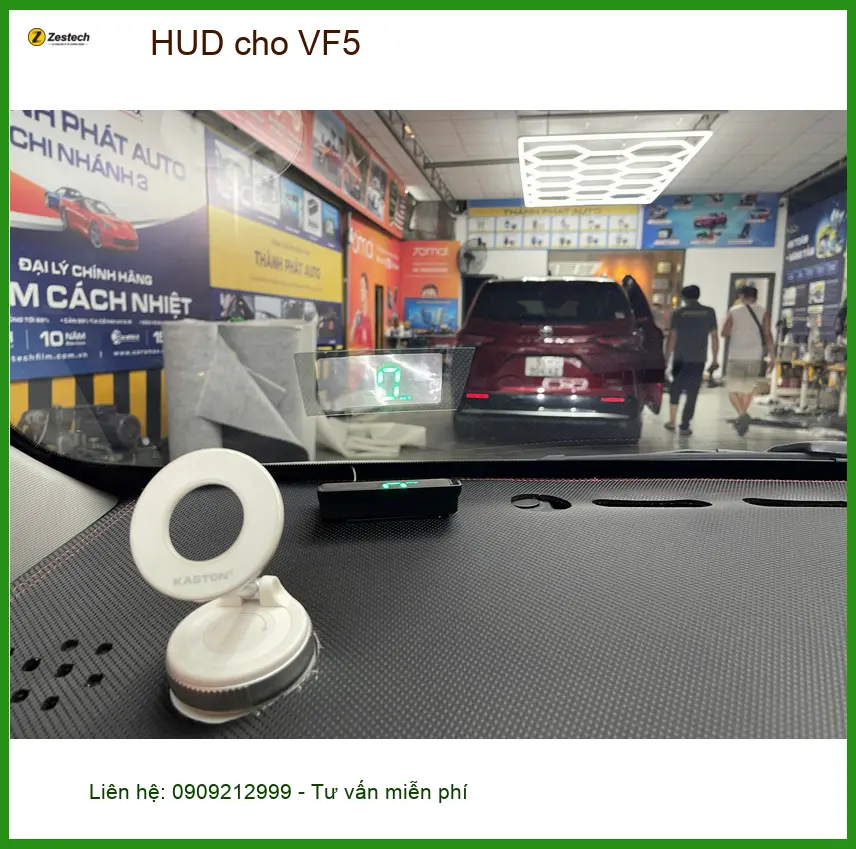 Anh Khang lắp HUD cho VF5 tại Quận Tân Phú để lái xe an toàn hơn ảnh thực tế 3