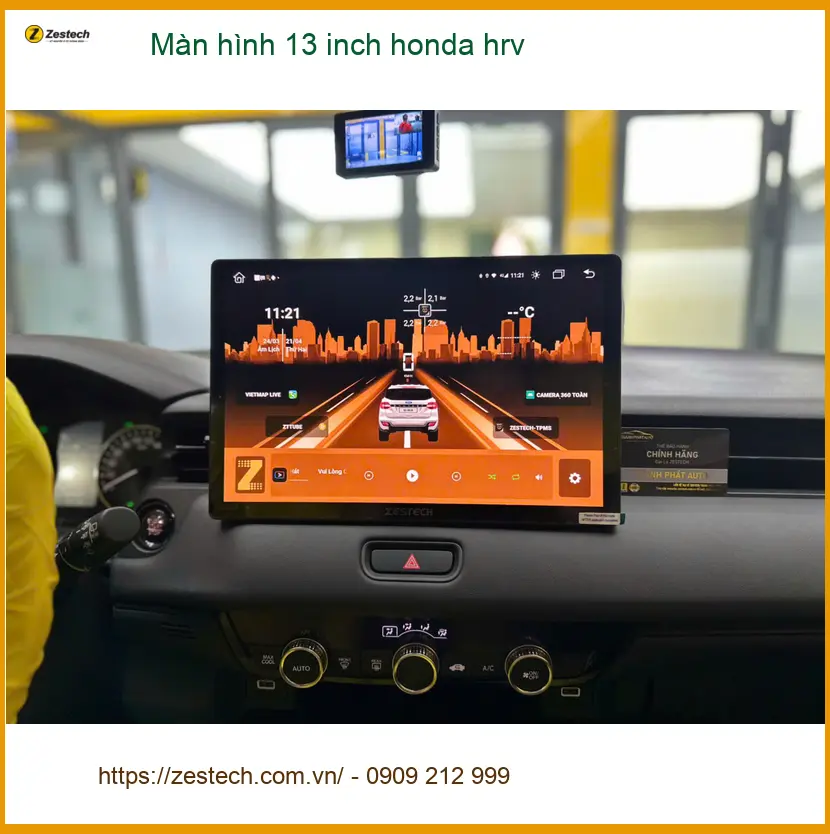 Chú Tùng lắp màn hình 13 inch Honda HR-V tại Quận 2 để dễ dàng điều khiển hơn ảnh thực tế 2