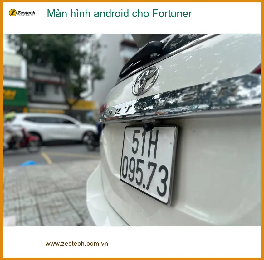 Anh Trung lắp màn hình Android cho Fortuner tại Gò Vấp để xem bản đồ tiện lợi hơn ảnh thực tế 3