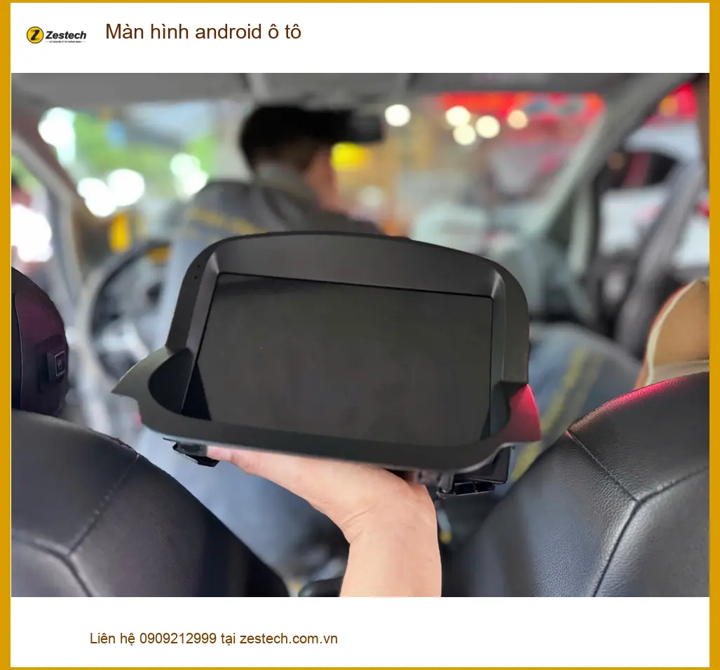 Chú Cường lắp màn hình android ô tô cho Toyota Camry tại Quận 8