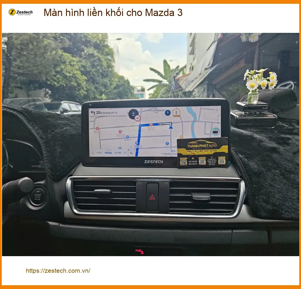 Cô Yến lắp màn hình liền khối cho Mazda 3 tại Quận 11 để tăng tiện ích lái xe.