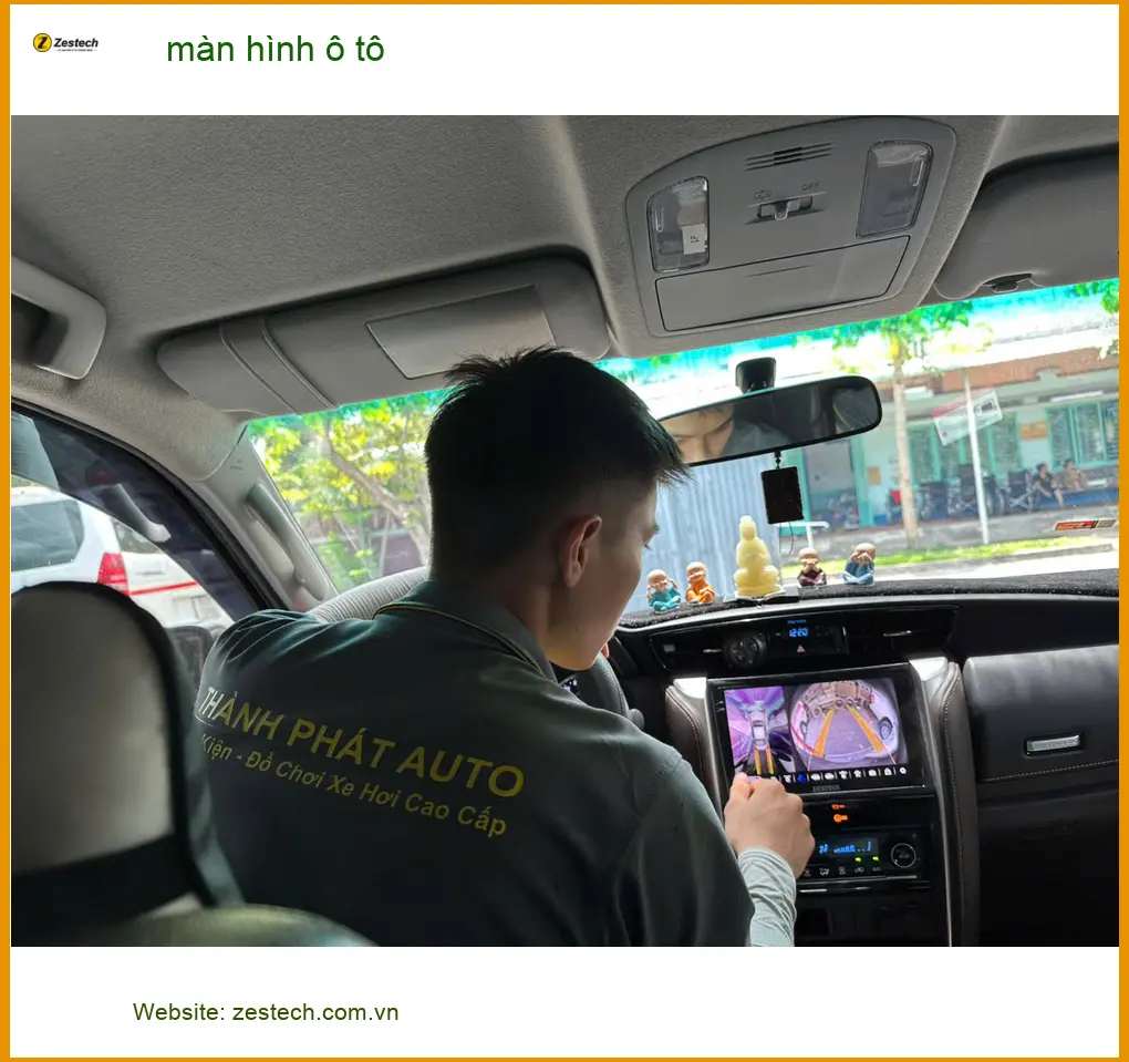 Chú Sơn lắp màn hình ô tô Android cho Toyota Cross tại Quận 1 cần nâng cấp