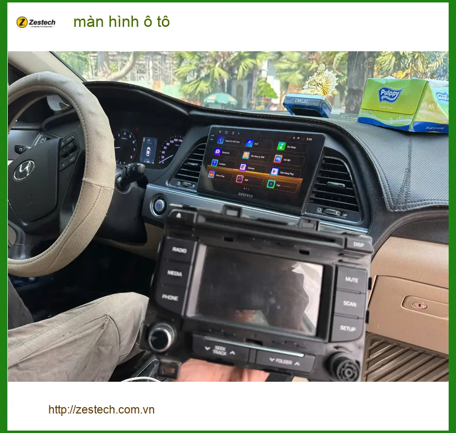 Anh Quân lắp màn hình ô tô Zestech cho Kia Carnival tại Quận 9 để có nhiều tiện ích ảnh thực tế 2