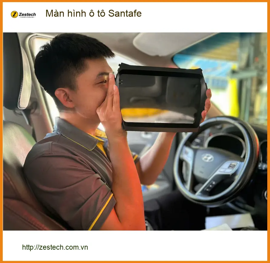 Anh Khang lắp màn hình ô tô Santafe tại Quận Thủ Đức vì màn zin không có bản đồ