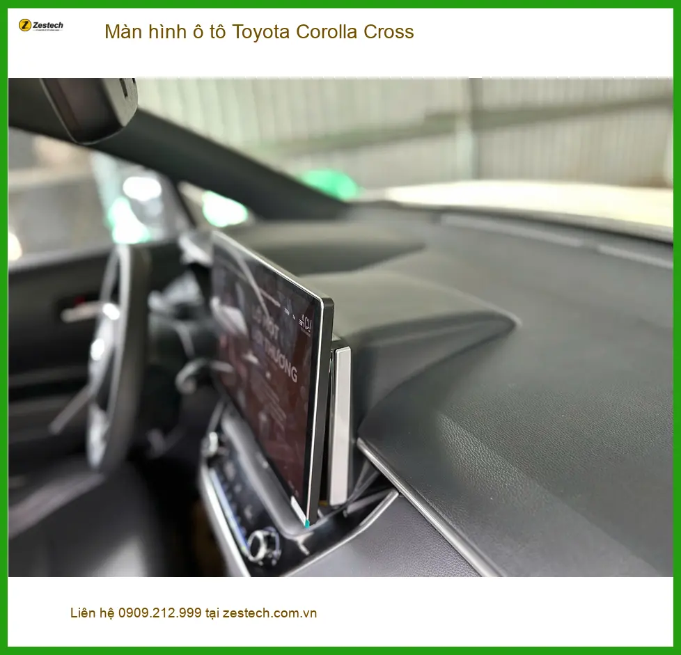 Anh Khôi nâng cấp màn hình ô tô Toyota Corolla Cross Quận Gò Vấp để tiện theo dõi bản đồ