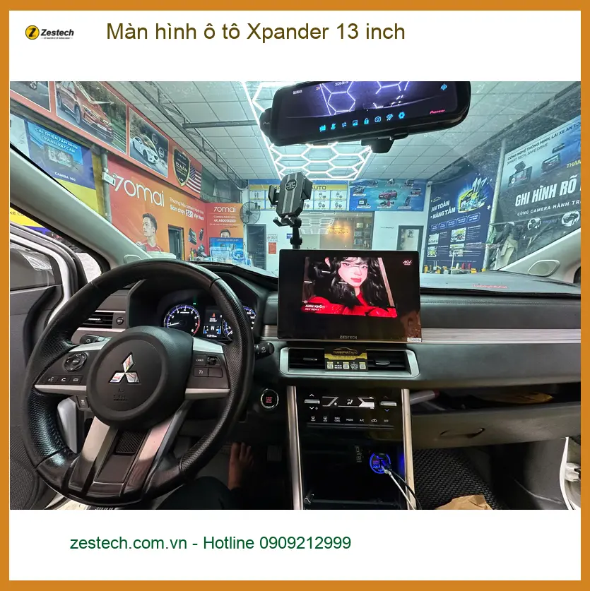 Anh Hưng lắp màn hình ô tô 13 inch cho Xpander để trải nghiệm giải trí mượt mà tại Quận 2 ảnh thực tế 3