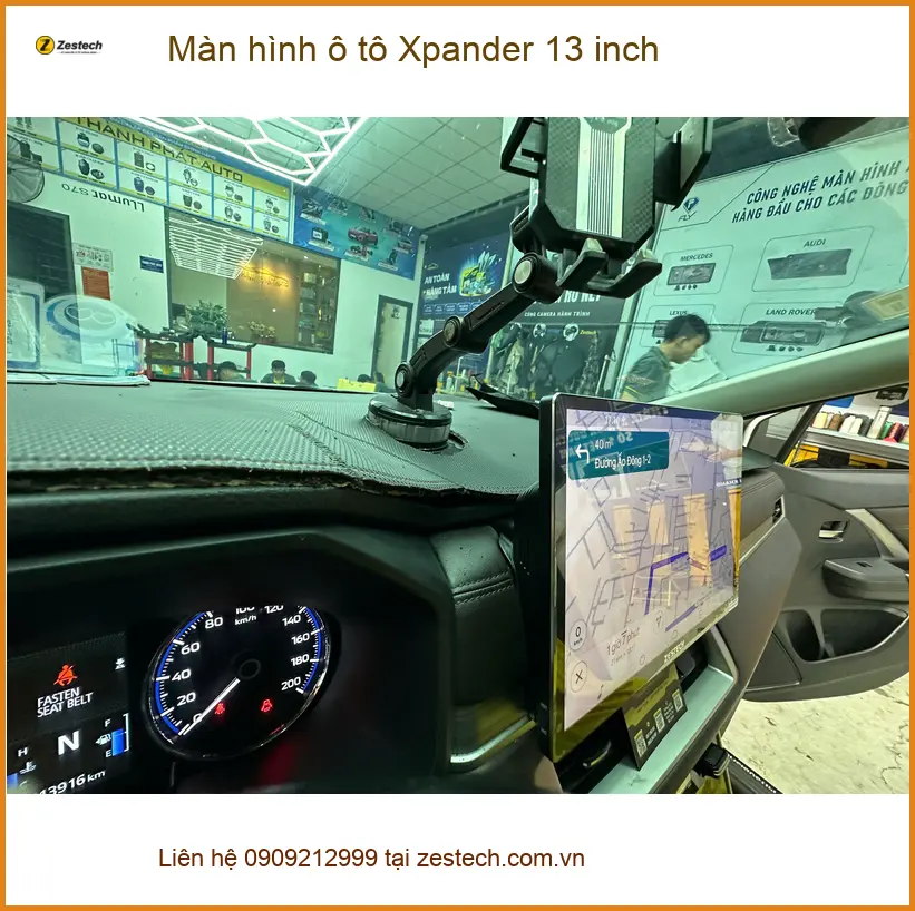 Anh Tấn lắp màn hình ô tô Xpander 13 inch Quận 12 để tiện quan sát đường sá ảnh thực tế 2