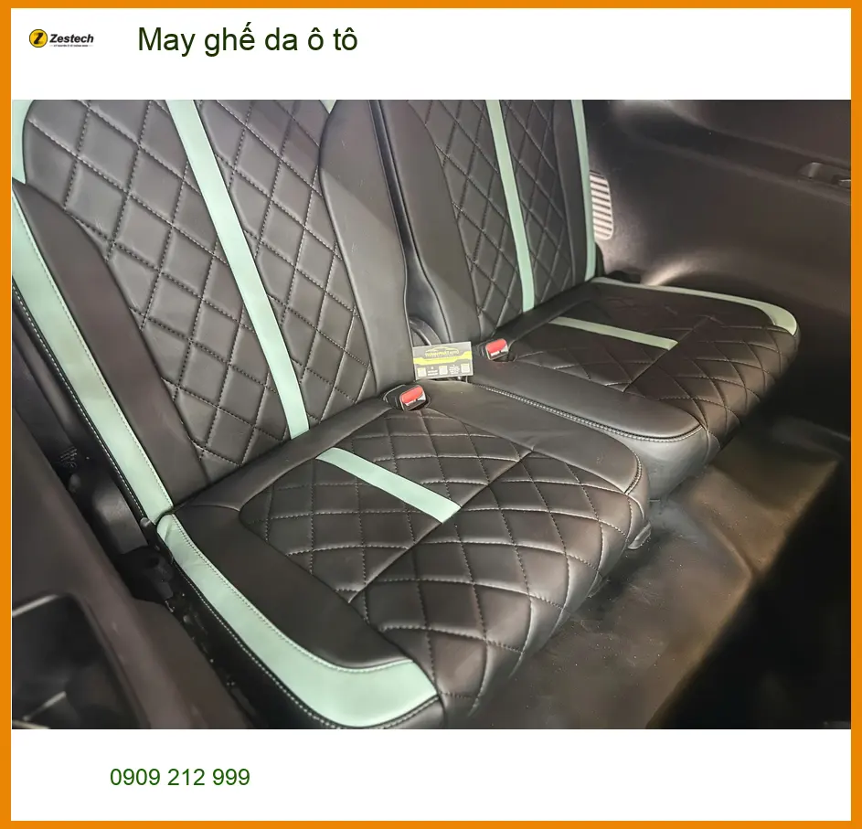 Anh Duy may ghế da ô tô cho Toyota Camry tại Quận 10 vì ghế cũ đã sờn rách ảnh thực tế 3