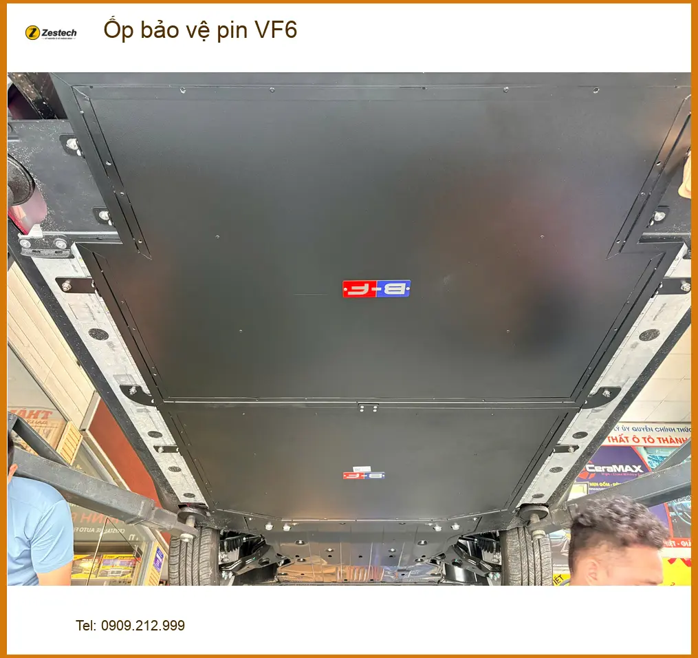 Chị Thảo Vy lắp ốp bảo vệ pin VF6 tại Quận 10 để bảo vệ tối ưu cho xe điện