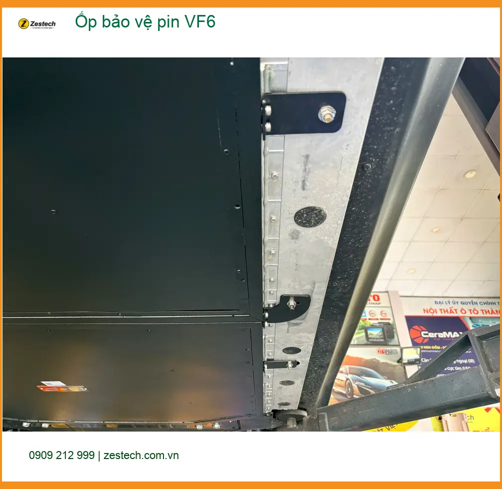 Chị Thảo Vy lắp ốp bảo vệ pin VF6 tại Quận 10 để bảo vệ tối ưu cho xe điện ảnh thực tế 3