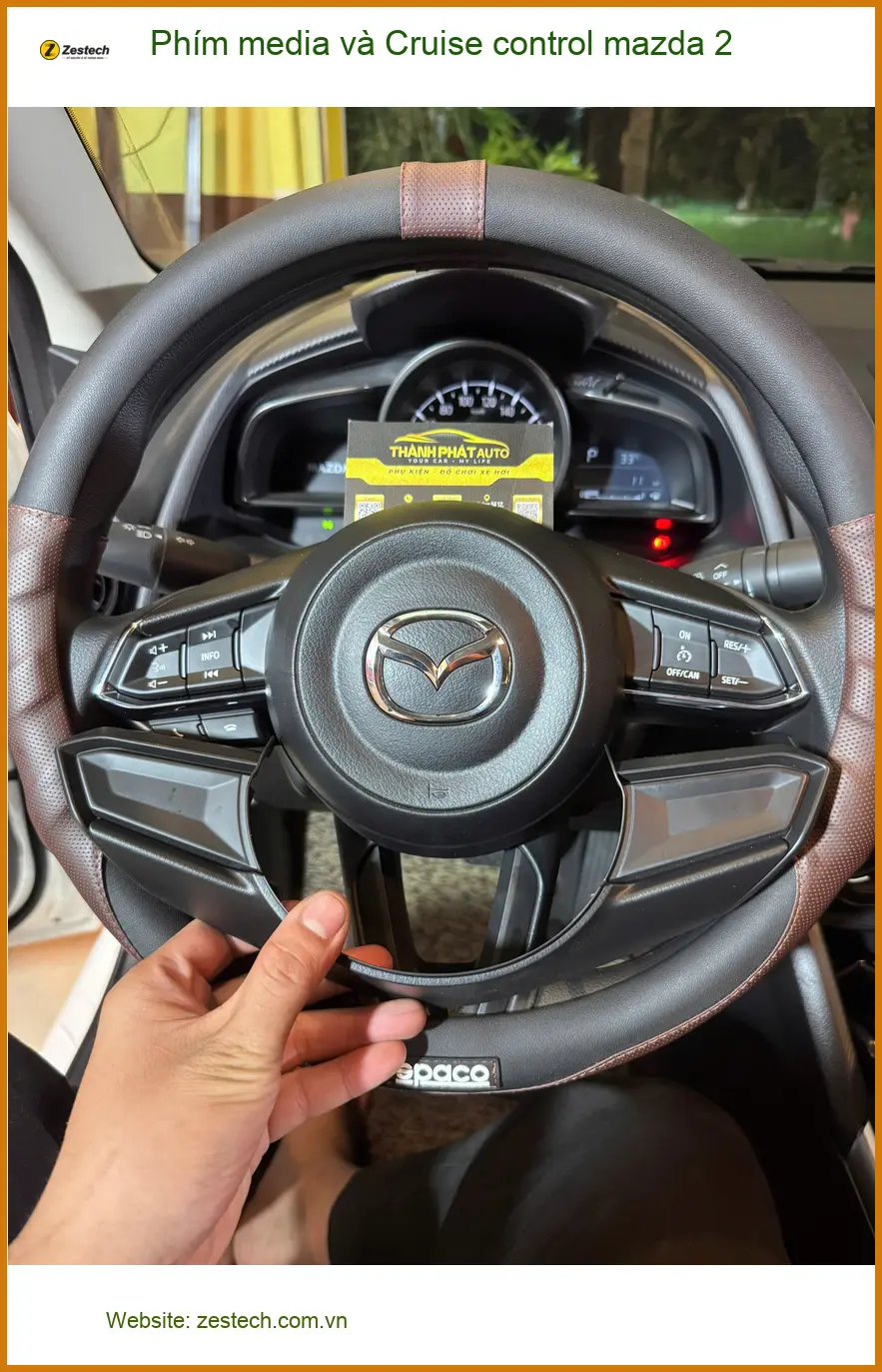 Anh Bách lắp Phím media và Cruise control Mazda 2 Quận 6 lái xe tiện nghi hơn ảnh thực tế 3