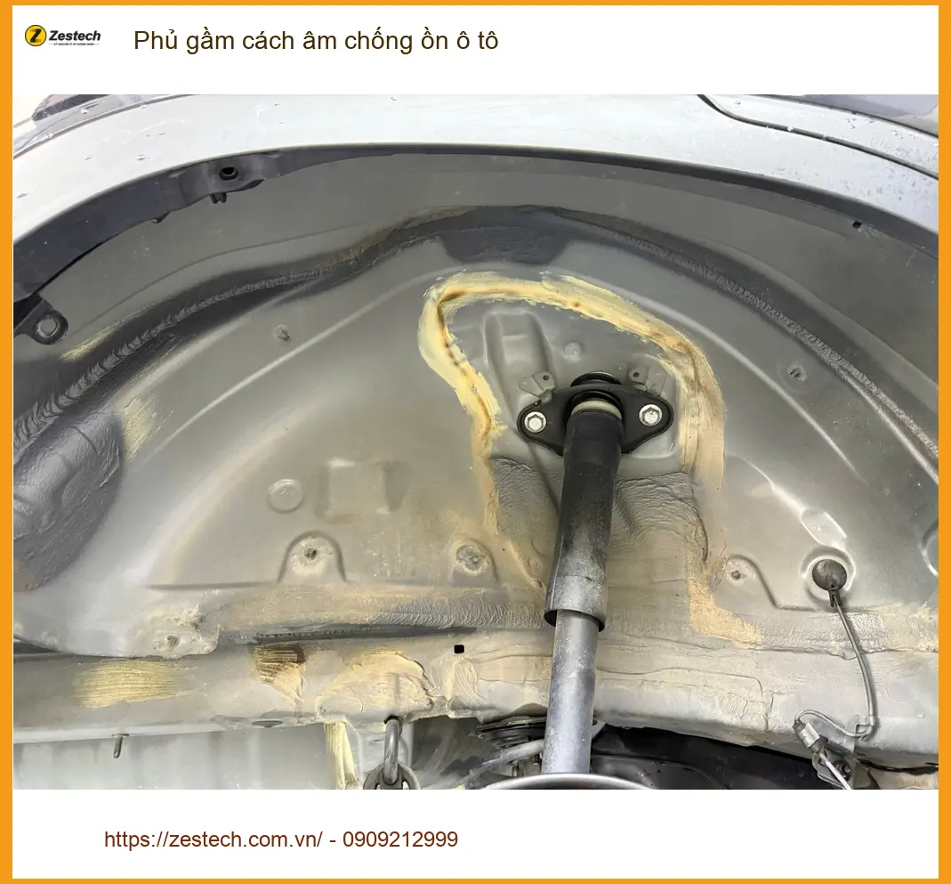 Anh Hưng phủ gầm cách âm chống ồn Kia K3 tại Quận Thủ Đức để giảm tiếng vọng ảnh thực tế 4