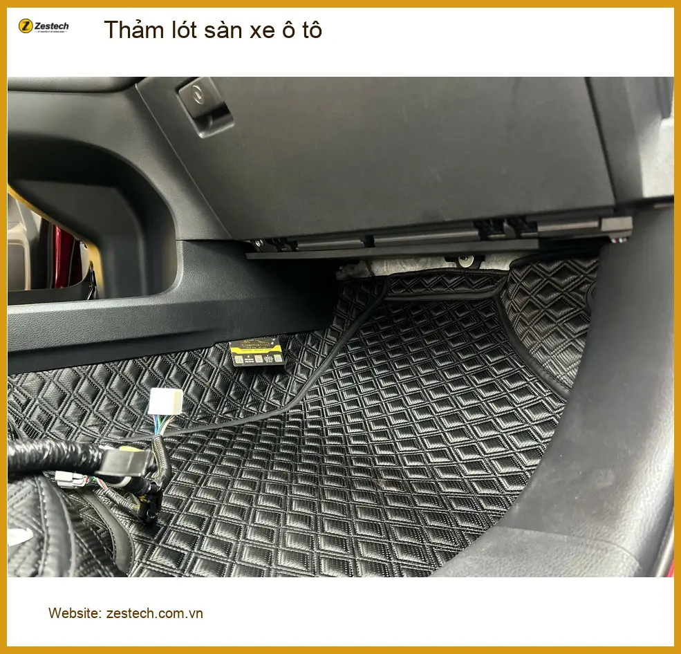 Anh Kiên thay thảm lót sàn ô tô Hyundai Santa Fe tại Quận 2 vì thảm cũ đã xuống cấp ảnh thực tế 4