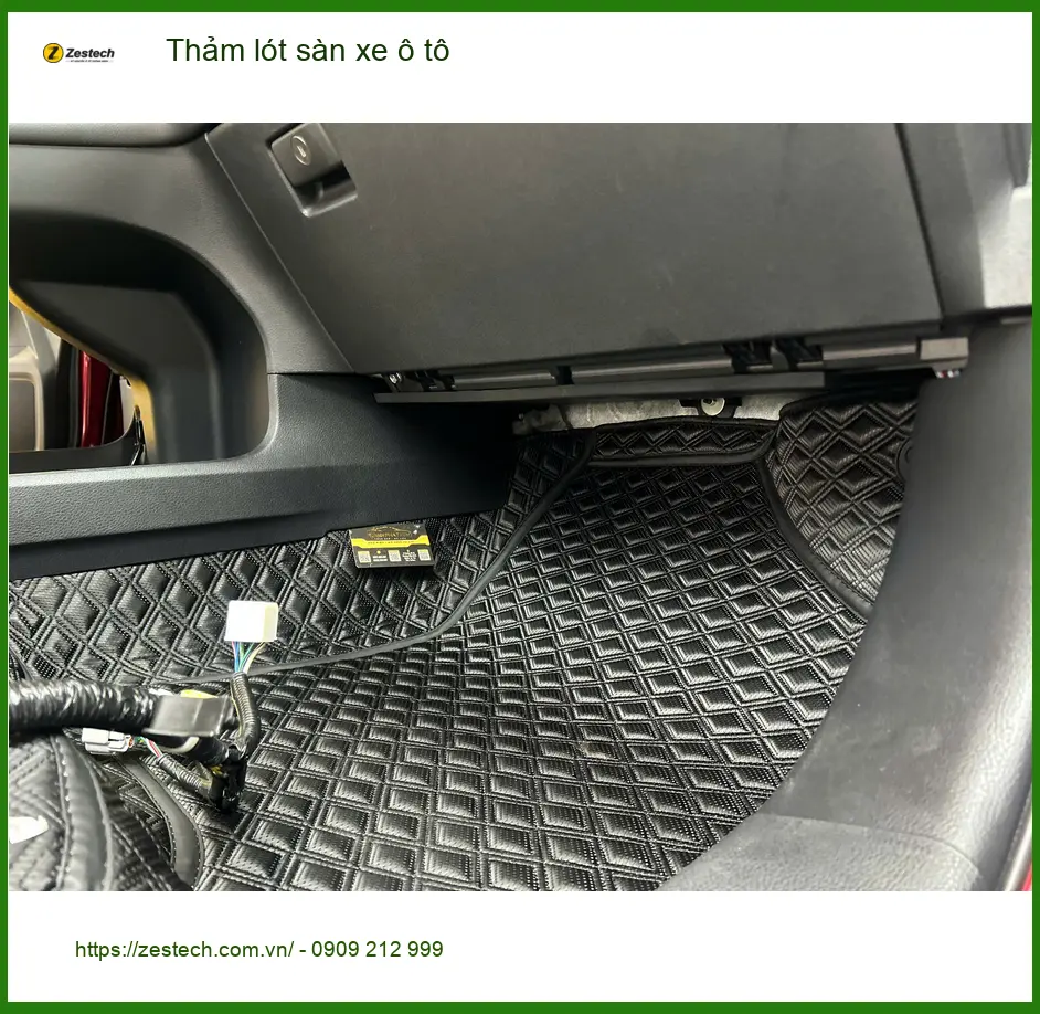 Chị Hà lắp thảm lót sàn ô tô Mazda CX-5 Quận 6 giữ xe luôn sạch mới. ảnh thực tế 4