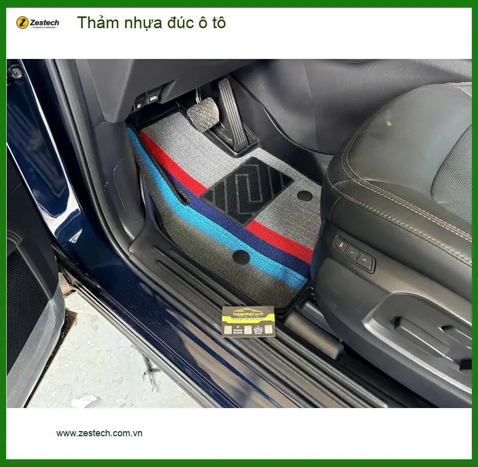 Chị Mai Anh lắp thảm nhựa đúc ô tô Hyundai Creta tại Quận 9 để nội thất sạch sẽ hơn ảnh thực tế 4