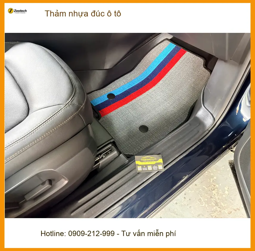 Anh Khang lắp thảm nhựa đúc ô tô cho Hyundai Accent tại Quận Thủ Đức để nội thất luôn sạch đẹp ảnh thực tế 2