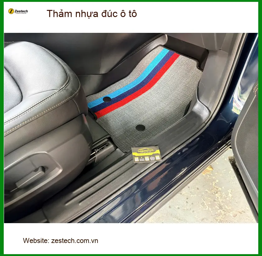 Anh Khang lắp thảm nhựa đúc ô tô cho Hyundai Accent tại Quận Thủ Đức để nội thất luôn sạch đẹp ảnh thực tế 4