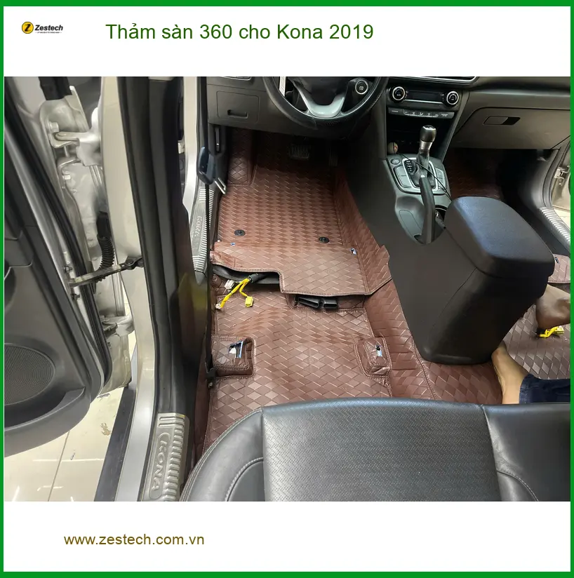 Cô Minh lắp thảm sàn 360 cho Kona 2019 Quận 7 để nội thất xe luôn sạch đẹp