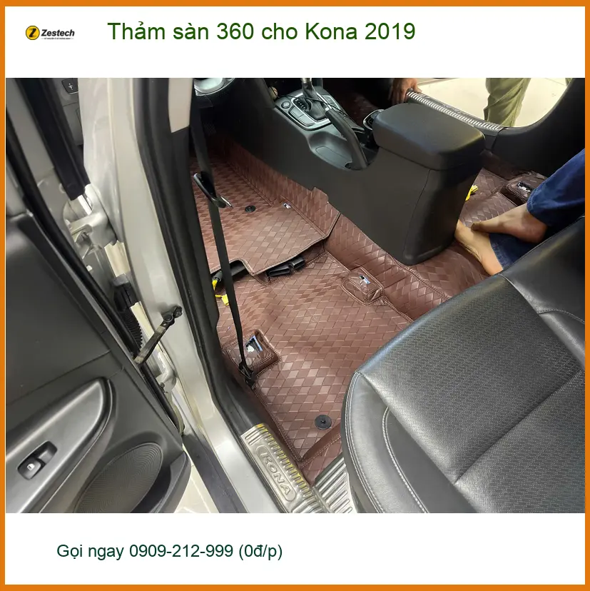 Chị Thảo lắp thảm sàn 360 cho Kona 2019 tại Hóc Môn để sàn xe luôn sạch