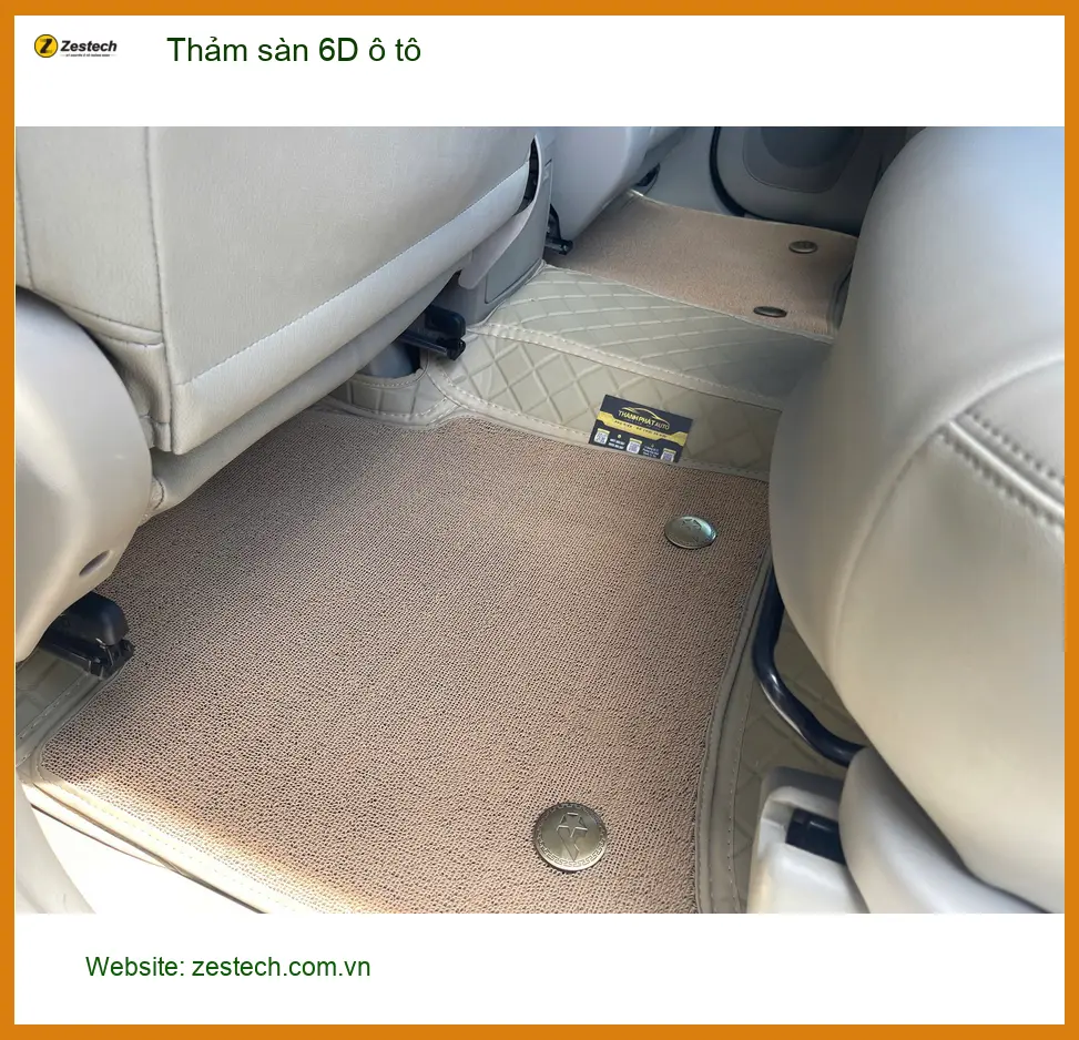 Chị Thảo lắp thảm sàn 6D ô tô Honda CR-V tại Củ Chi để nội thất luôn sạch đẹp