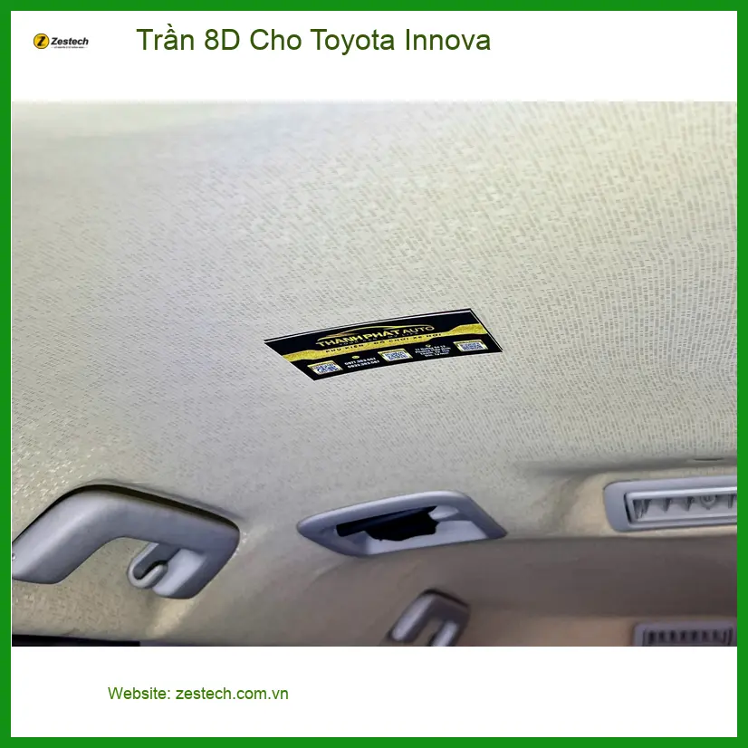 Anh Cường bọc trần 8D cho Toyota Innova tại Quận 2 để nội thất sang trọng hơn