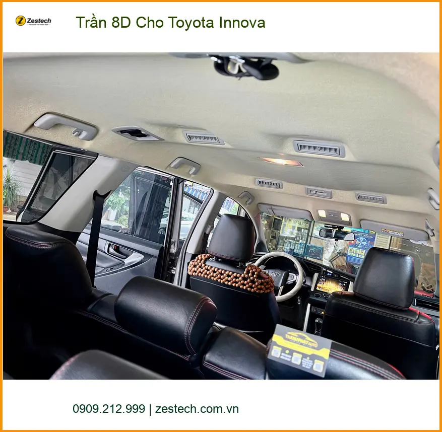Chú Bằng bọc Trần 8D cho Toyota Innova tại Quận Bình Thạnh vì trần xe cũ đã bạc màu