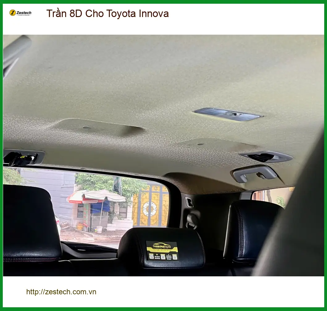 Chú Bằng bọc Trần 8D cho Toyota Innova tại Quận Bình Thạnh vì trần xe cũ đã bạc màu ảnh thực tế 2