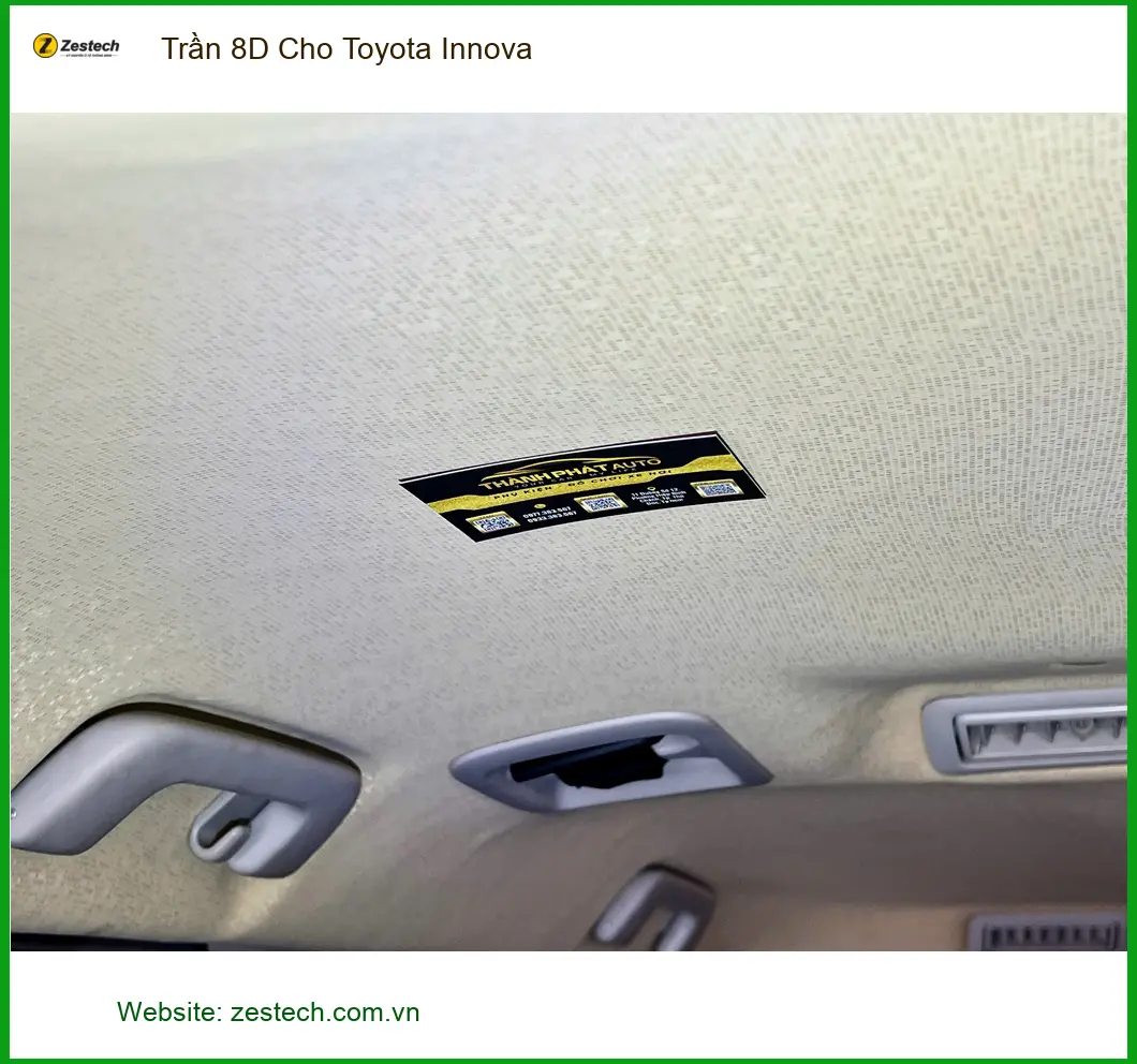 Anh Khải lắp Trần 8D cho Toyota Innova tại Quận 1, giúp xe thêm sang trọng và cách âm hiệu quả. ảnh thực tế 3